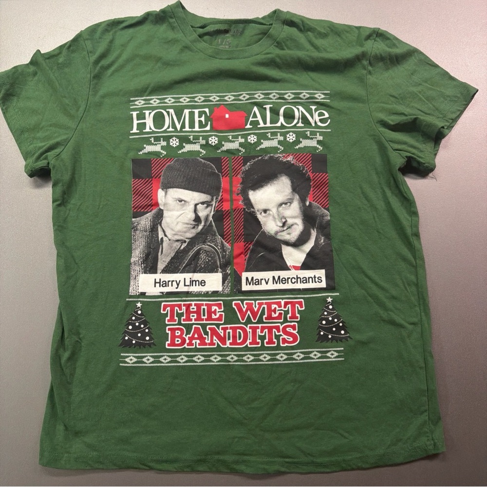 Home Alone Dk Green‎ Retro Christmas T-Shirt - The Wet Bandits- Size Large